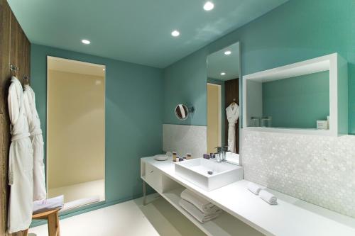 La Plage Casadelmar - image 8