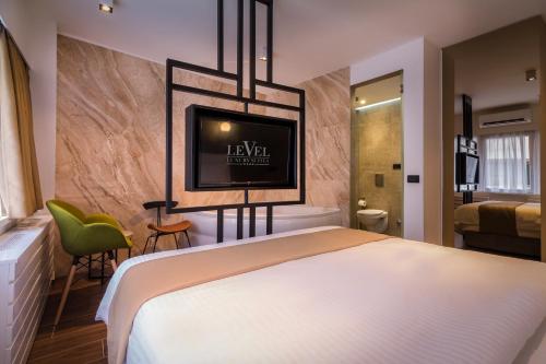 Level Luxury Suites - image 14