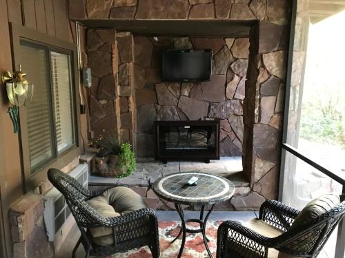 Oak Creek Terrace Resort – Sedona, AZ