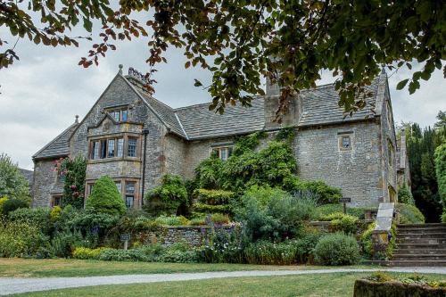 YHA Hartington Hall