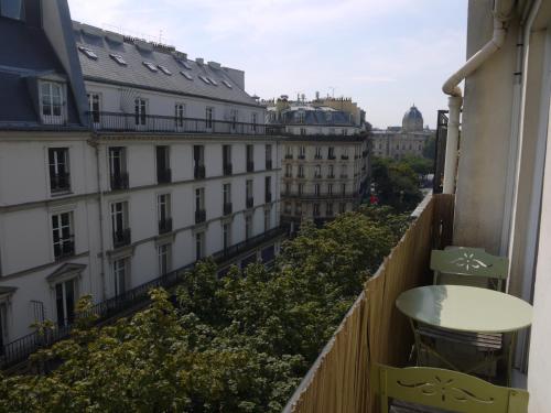 Appartement lumineux avec balcon au coeur de Paris - Location saisonnière - Paris