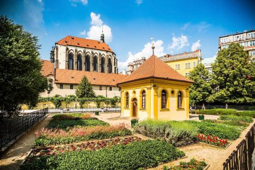 Prostorný 3 pokojový apartmán s dvěma terasami, Praha (fotografie 5)