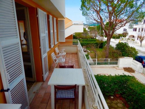 M121 - Marcelli, trilocale con terrazzo a 80mt dal mare