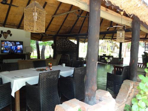 The Royal Sichango Village - Restaurant
