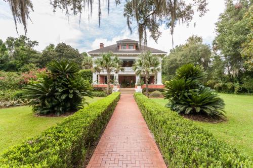 Exterior view, Herlong Mansion Bed & Breakfast in Micanopy (FL)