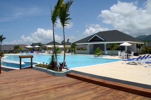 Swimming pool, The Artist Place Villa at Richmond Estates St Ann in Plantation Village