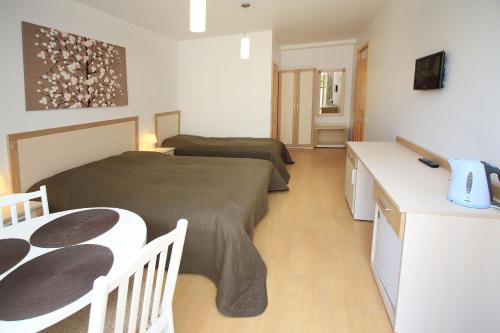 Triple Room with Terrace image 4