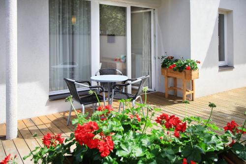 Triple Room with Terrace image 2