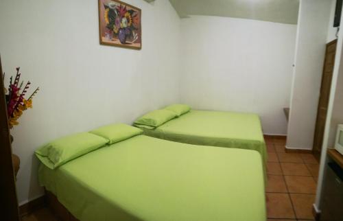 1 king bed, 1 queen bed