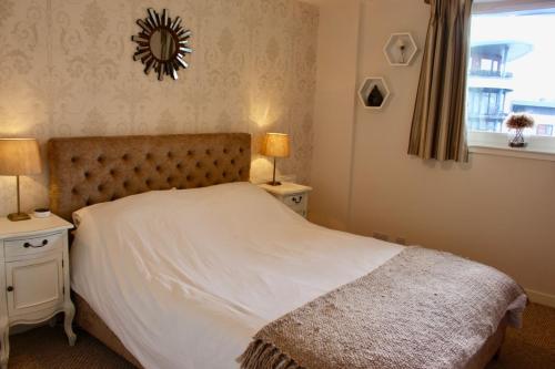 East Pilton - 2 Bed Edinburgh Apartment Free Parking & Balcony - image 4