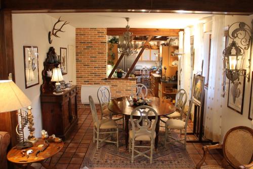 مطعم, Chambres d'hotes La Brilleve in Lamotte-Beuvron