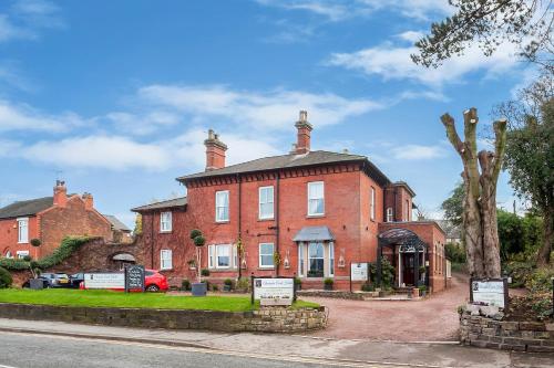 Alexandra Court Hotel - image 14