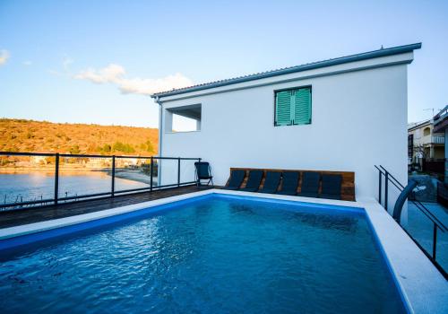  Holiday house in Meka Draga 36082 in Anić