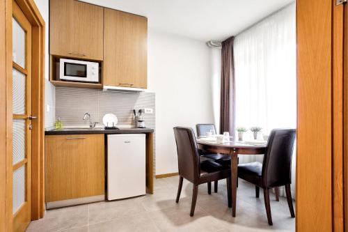 Booking Apartments - main image