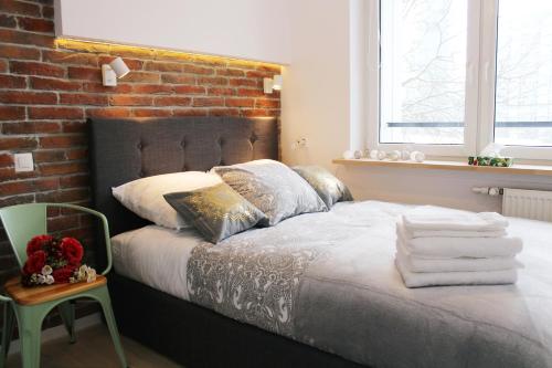 Comfy with great city view by Cooee Apartments, Warsaw