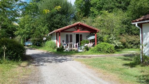 2 bedrooms, 4 beds