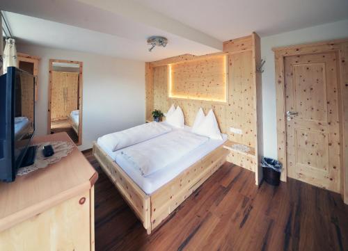 2 king beds, 1 sofa bed