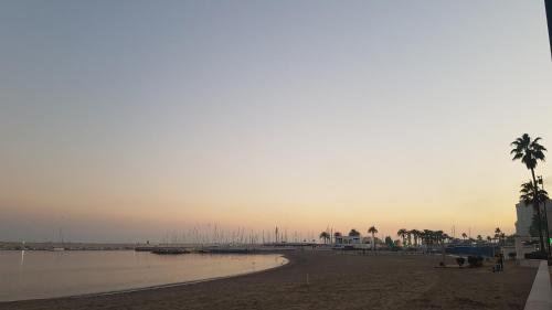 Seafront luxury studio in Las Palmeras hotel