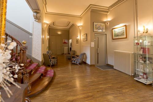 Cit'Hotel Le Regina Bordeaux Gare Saint-Jean - 로비