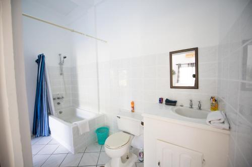 Bathroom, Diamondview in Soufriere