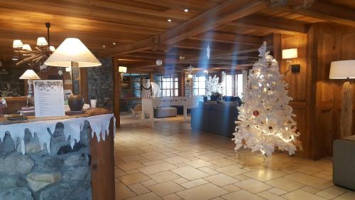 Banquet hall, Apartment A 01 in St Martin de Belleville in Saint-Martin-de-Belleville