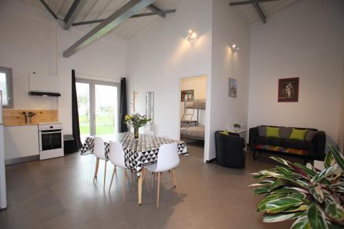 Résidence Beauvoir le Mont-Saint-Michel (Residence Beauvoir le Mont-Saint-Michel) in Бовуар