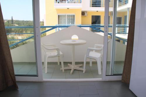 Standard Apartment image 3