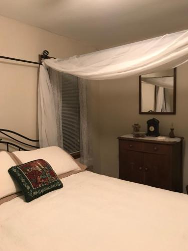 Mill Stone - Mt Penn Lodging