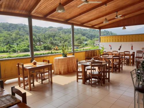 Restaurante, Residencial Mira Rio in Santo António