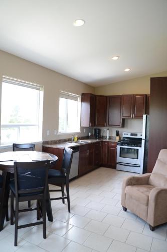 廚房, Pacific Rim Guest Lodge - Adults Only in 尤克盧利特市中心