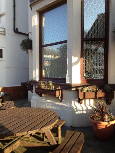 Hilbre Hotel - image 6