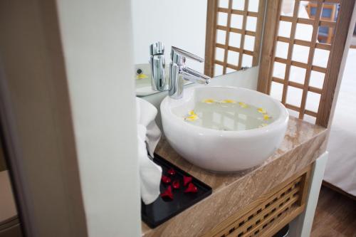Double Room with Balcony image 10