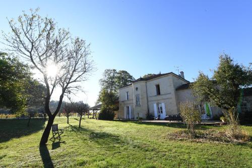 Belle demeure familiale avec piscine proche St Emilion