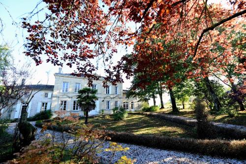 Belle demeure familiale avec piscine proche St Emilion