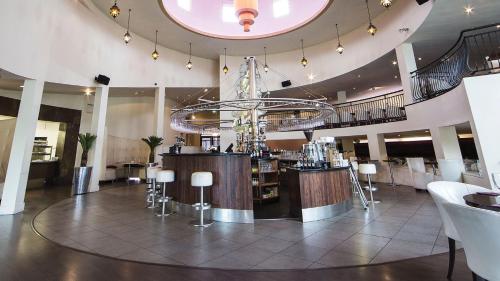 Waterfoot Hotel - image 13