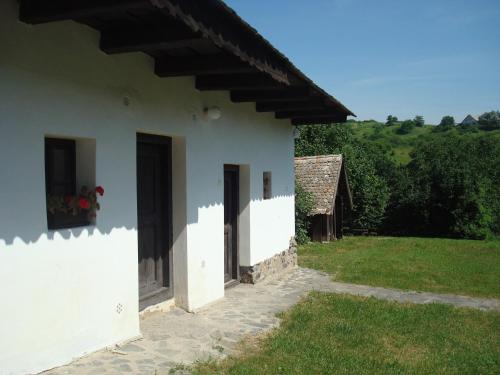 Hollóköves Vendégházak - image 11