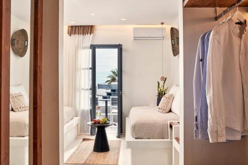 180518414 Parian Boutique Hotel