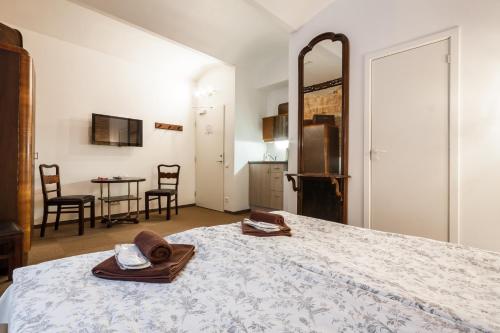 Janne Hotel with Self Check-in 5