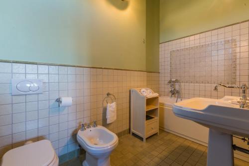 Bathroom, Villa delle Rose in Montalto delle Marche