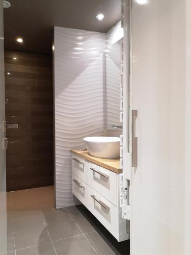 Beautiful duplex in the center of Paris - image 10