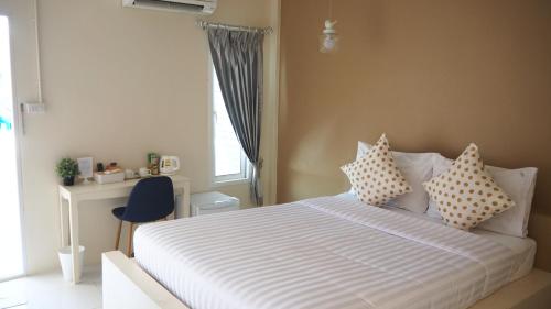 Sichon Modern House Hotel near Navita Bar.Cafe&Restaurant