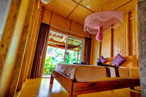 Ok Chawkoh Bungalow near Mays kitchen