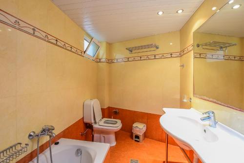 Timos Hotel - image 7