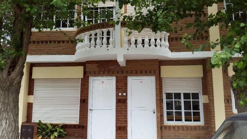 2 bedrooms, 5 beds