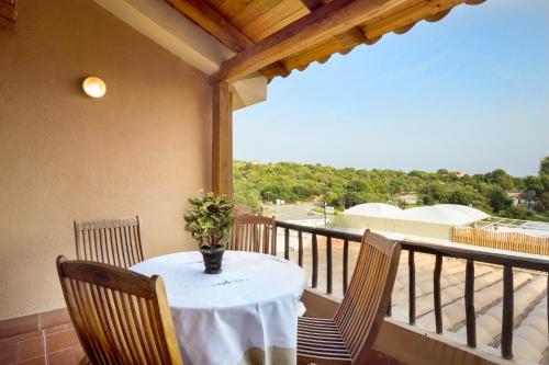 Residence Bougainvillae Stop at Residence Bougainvillae to discover the wonders of Porto Cervo. The hotel offers a wide range of amenities and perks to ensure you have a great time. To be found at the hotel are free Wi-Fi in
