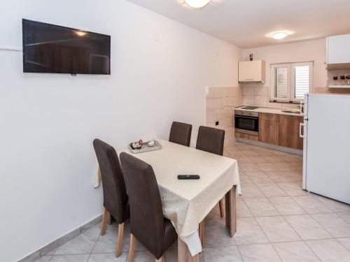  Apartment Bamba.3, Pension in Grebaštica bei Mravnica