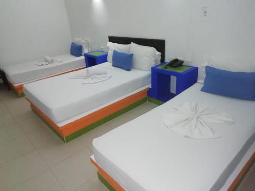 1 queen bed, 1 sofa bed