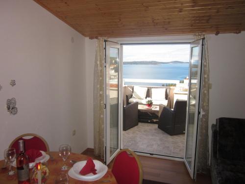 APARTMANI KREŠIĆ 1 HVAR 3