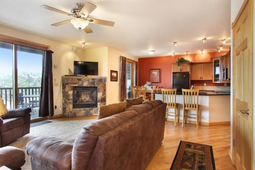 Chiefs Head Peak 21B Condo - image 2
