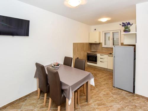  Apartment Bamba.1, Unterkunft in Grebaštica